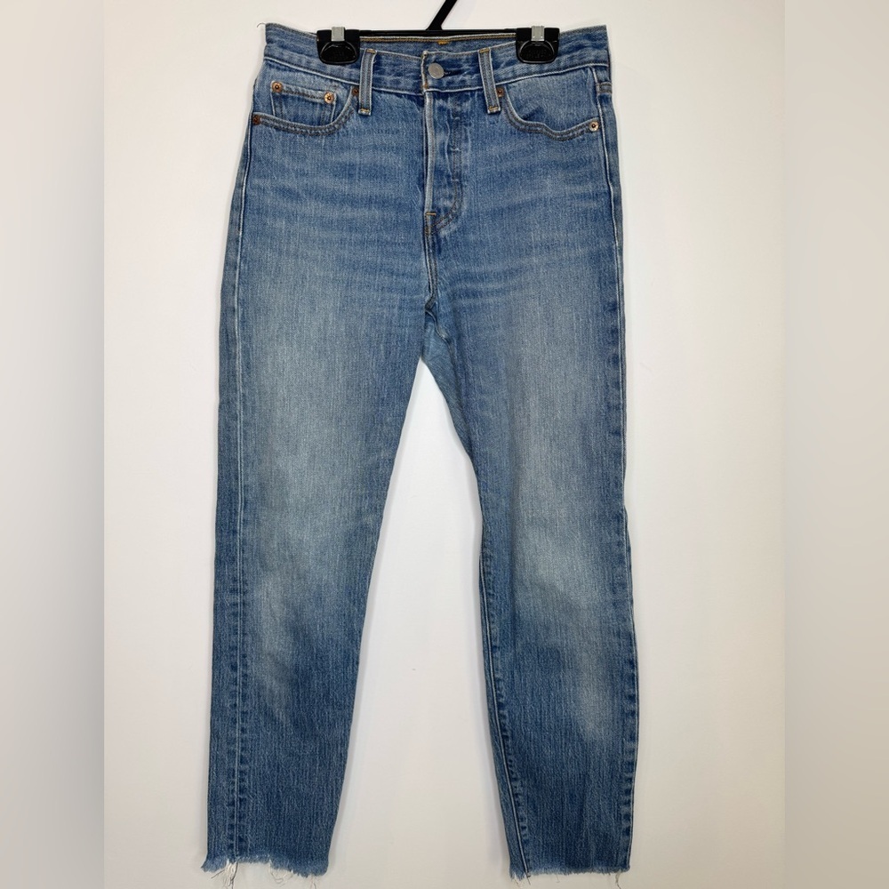 Levi's SIZE 26 Levi's White Oak Cone Denim Wedgie Icon Ankle Jeans (Button Fly)